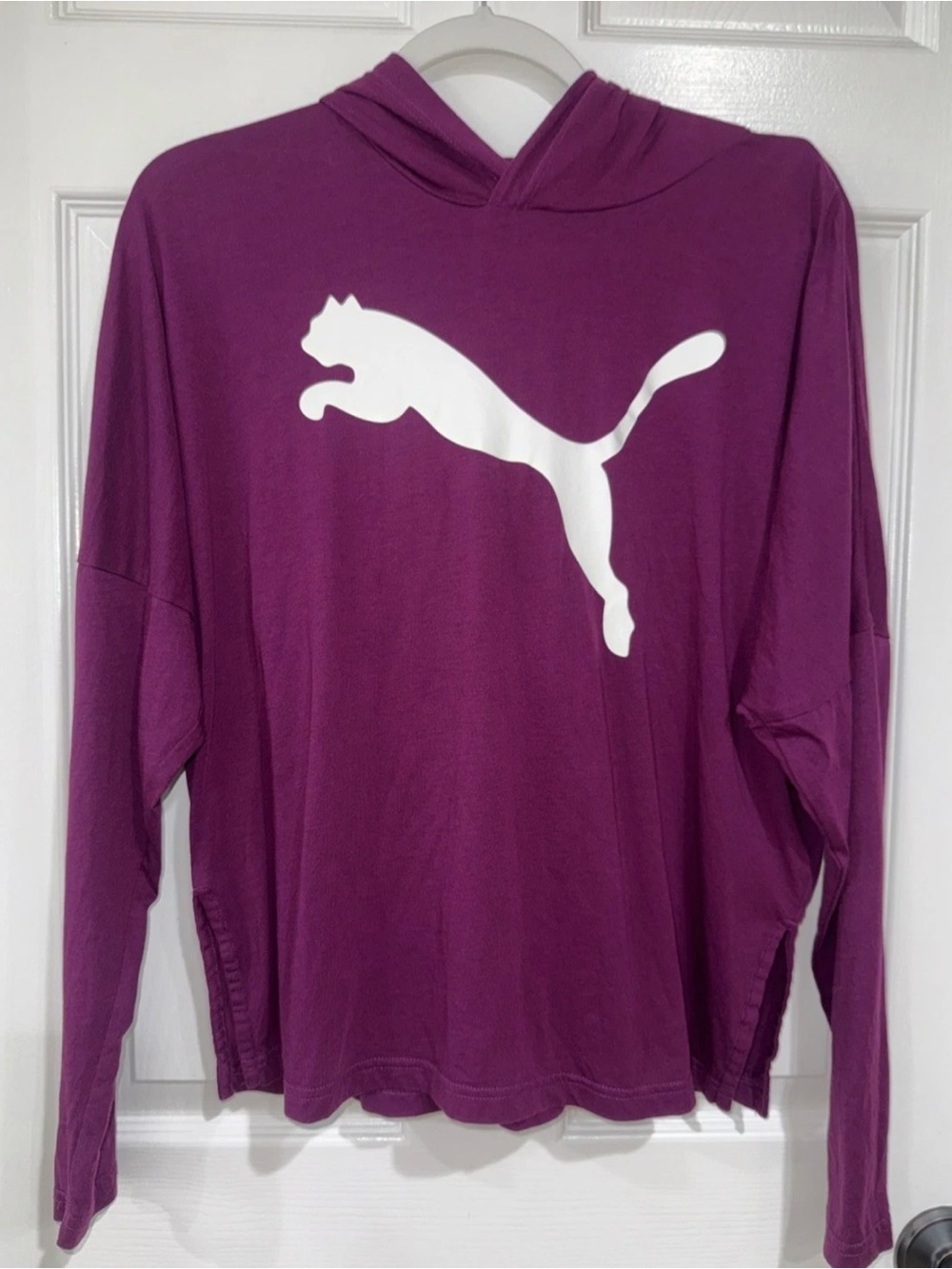 Puma Women's M Long Sleeve Lightweight Graphic Hoodie Magenta Purple